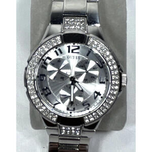 Guess G12557L Silver-Tone Mens Watch Crystal Accents NEW Battery